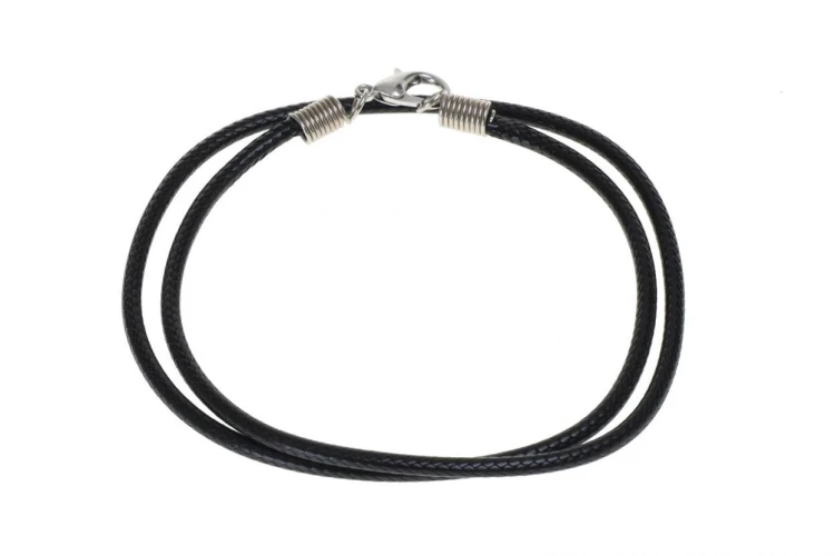 Naszyjnik czarny, Brewis