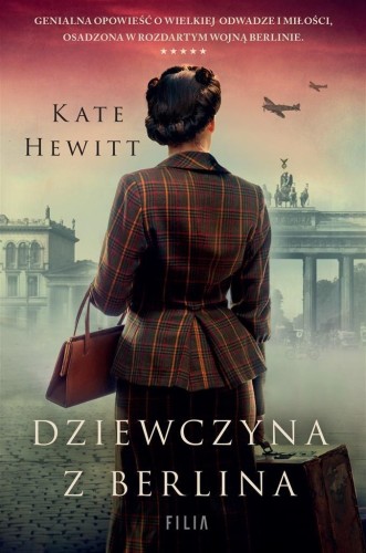 Dziewczyna z Berlina, Kate Hewitt, Elżbieta Pawlik