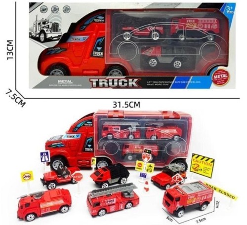 Cieżarówka transportowa straży pożarnej z autami