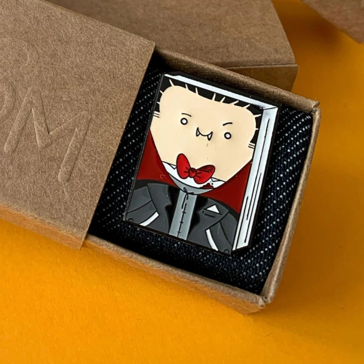 Pin - Hrabia Dracula, Molom