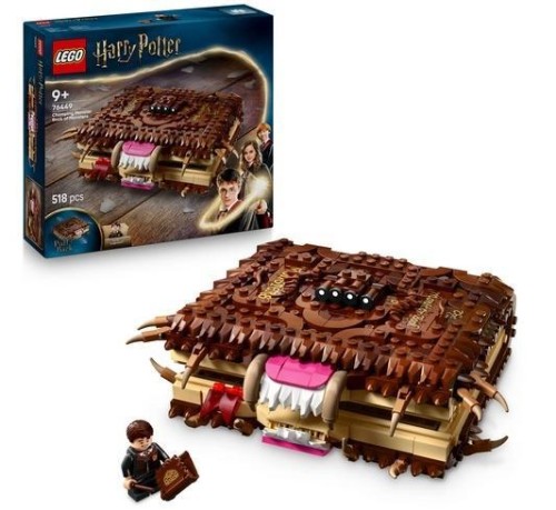 LEGO(R) HARRY POTTER 76449 Potworna księga...