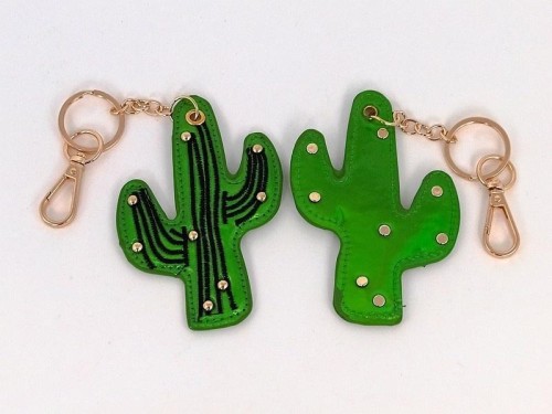 Brelok jednorożec, ADAR