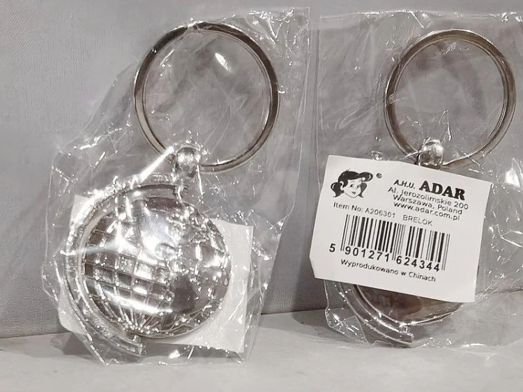 Brelok metalowy globus, ADAR